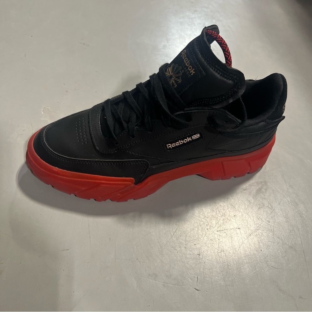 Reebok Men's Black and Red Athletic Sneakers
